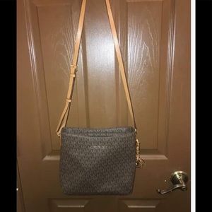 Michael Kors Jet Set Travel Messenger Crossbody